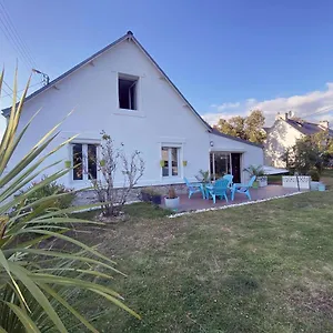 Maison Chaleureuse Avec Grand Jardin, 5 Minutes à Pied De La Plage Des Sables Blancs Concarneau